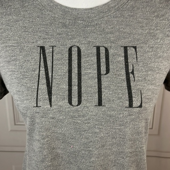Nope tshirt 🖤 - Picture 3 of 9